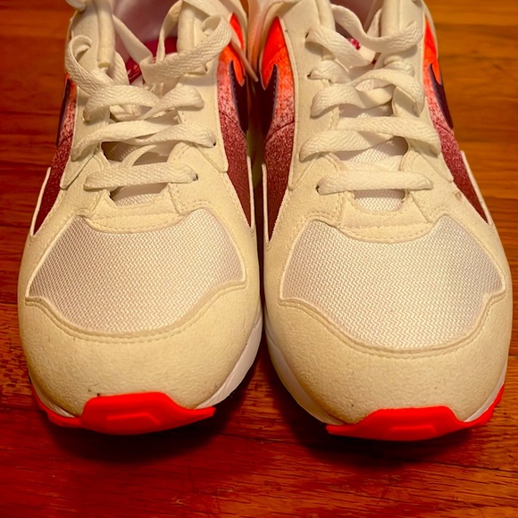 Nike Skylon II - Men Size 11, White-Court Purple-Solar Red. Box included - Picture 4 of 8